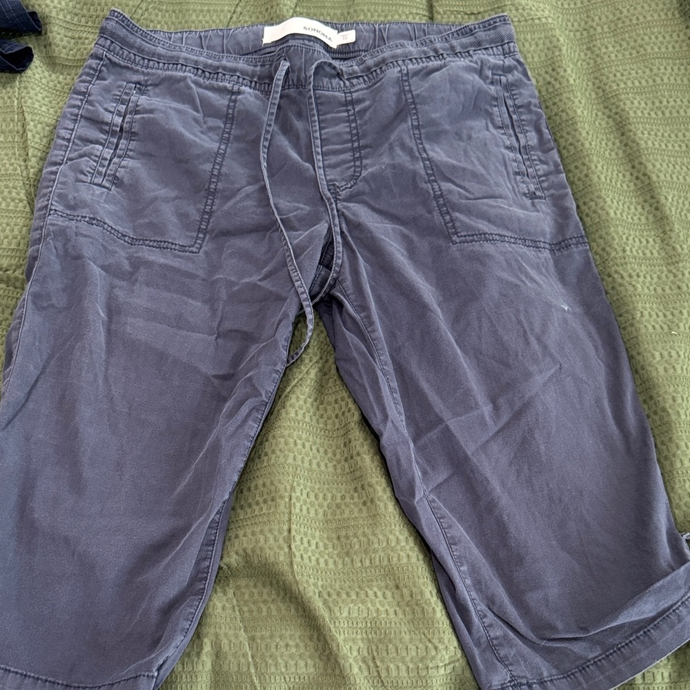 Sonoma Women's Dark Gray Cropped Pants